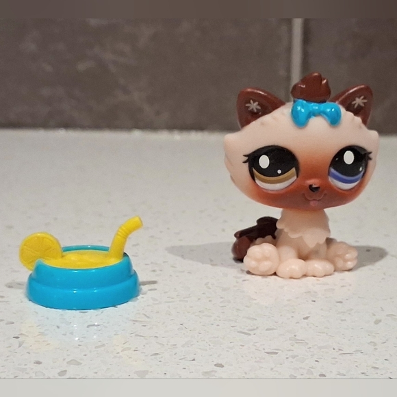 Littlest Pet Shop Other - Littlest Pet Shop G7 # 004 Himalayan Cat